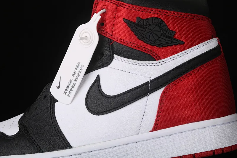 All categories Air Jordan Jordan series basketball shoes Air Jordan 1 High Different versions Air Jordan AJ1 Satin WMNS "Black Toe" AJ1 classic replica Joe 1 silk black toe CD0461-016